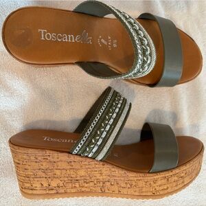 Toscanella Wedge Heels Womens 9.5 NWOT *Spot on each shoe where the tag was